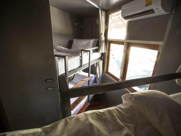 Here Hostel Bangkok : photo 7 de la chambre lit dans dortoir mixte de 4 lits