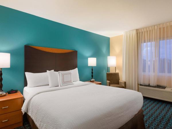 Fairfield by Marriott Inn & Suites Houston North/Cypress Station : photo 1 de la chambre chambre lit queen-size 