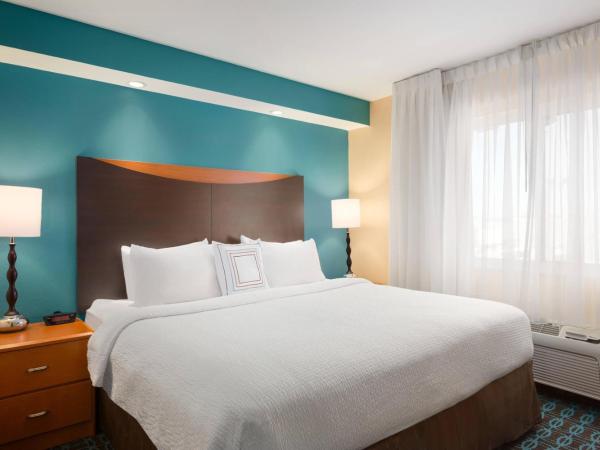 Fairfield by Marriott Inn & Suites Houston North/Cypress Station : photo 4 de la chambre grand studio king avec canapé-lit