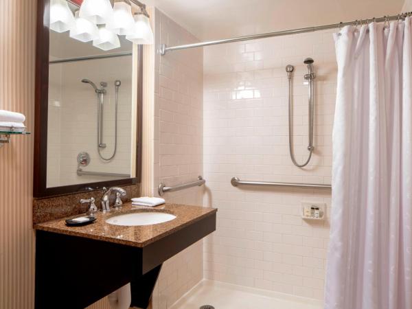 Sheraton Houston Brookhollow : photo 3 de la chambre chambre traditionnelle avec 2 lits doubles