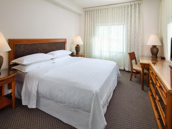 Sheraton Princess Kaiulani : photo 3 de la chambre chambre lit queen-size - vue sur ville
