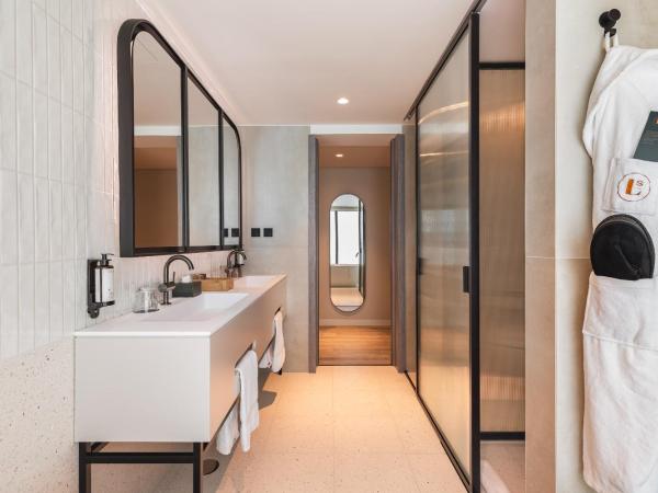 LUSTER Hotel : photo 3 de la chambre suite en duplex 2 chambres
