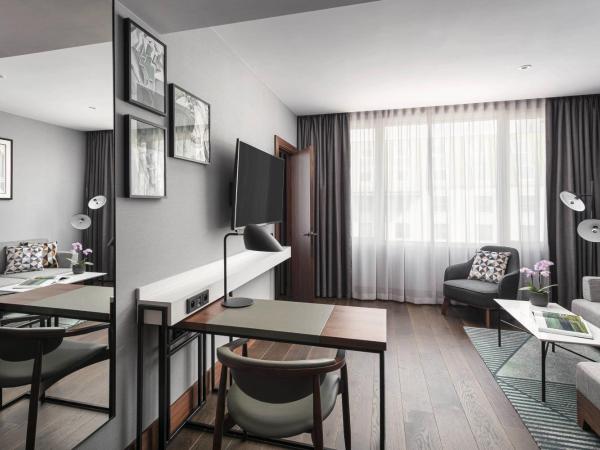 Prague Marriott Hotel : photo 5 de la chambre suite club 1 chambre lit king-size avec accès au m club