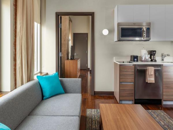 TownePlace Suites by Marriott Dallas Downtown : photo 2 de la chambre suite 1 chambre lit king-size