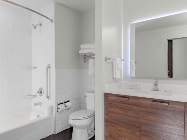 TownePlace Suites by Marriott Dallas Downtown : photo 3 de la chambre studio lit king-size avec canapé-lit