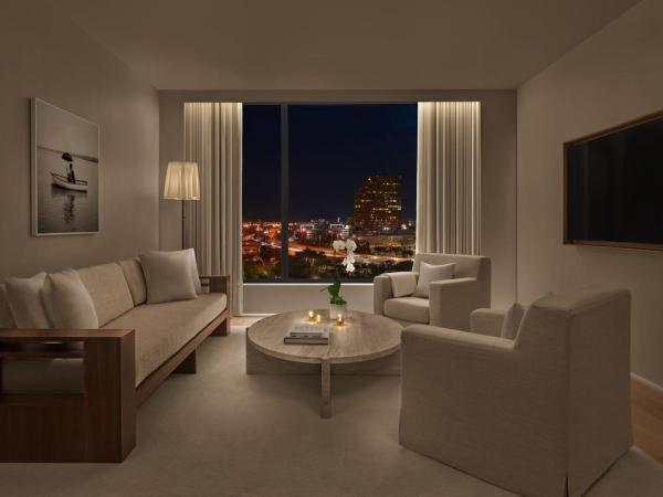 The Tampa EDITION : photo 3 de la chambre deluxe one-bedroom king suite with downtown view