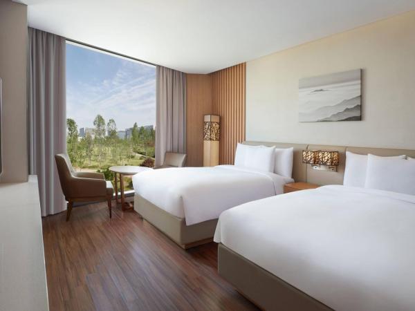 Courtyard by Marriott Seoul Botanic Park : photo 1 de la chambre chambre 2 lits doubles - vue sur parc