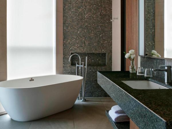 Courtyard by Marriott Seoul Botanic Park : photo 4 de la chambre suite 1 chambre avec 1 lit king-size côté parc - vue sur parc botanique