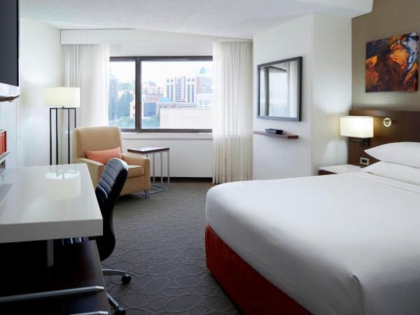 Delta Hotels by Marriott Quebec : photo 1 de la chambre chambre lit queen-size