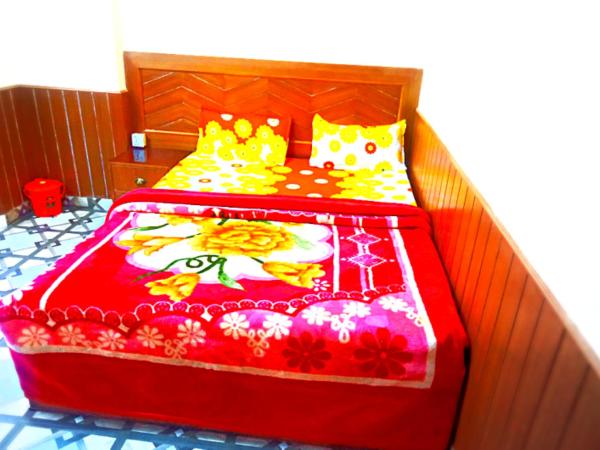 Shri Holy Family Guest House : photo 4 de la chambre chambre double