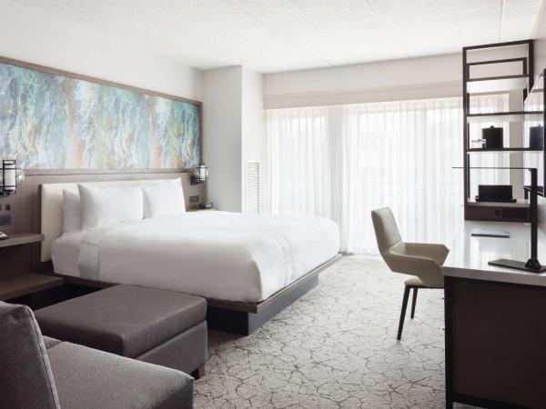 Marriott Savannah Riverfront : photo 1 de la chambre chambre lit king-size