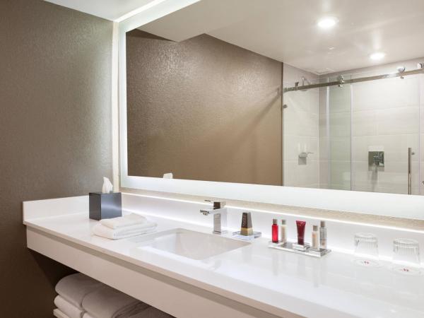 Marriott Savannah Riverfront : photo 7 de la chambre chambre lit king-size