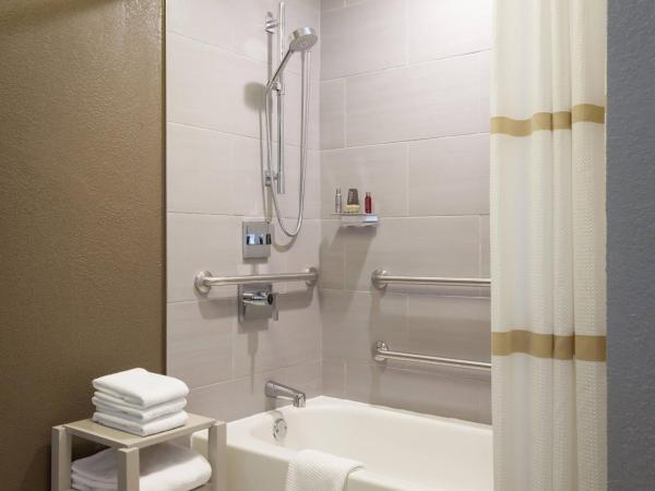 Marriott Savannah Riverfront : photo 6 de la chambre chambre lit king-size