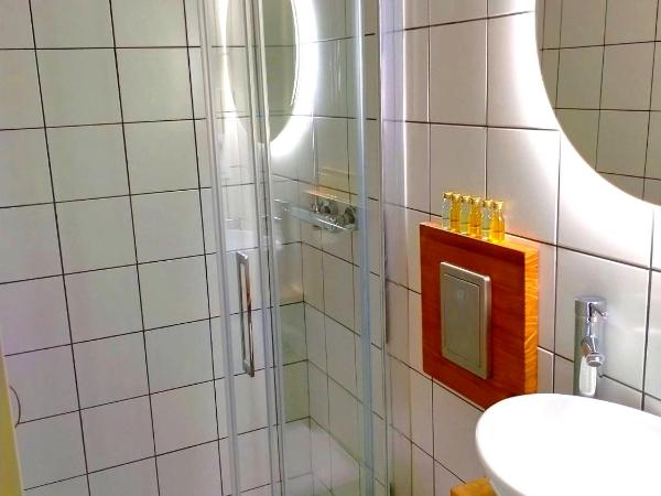 Hostal Mafer : photo 5 de la chambre chambre double ou lits jumeaux standard - vue sur ville