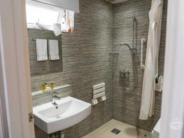 Burlington House : photo 5 de la chambre petite chambre double avec salle de bains privative