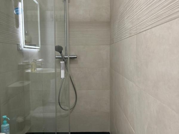 Hotel Punta e Mare des Chambres ou Appartements T2 : photo 4 de la chambre chambre quadruple avec terrasse