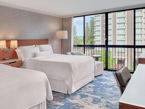 The Westin Bayshore, Vancouver : photo 1 de la chambre chambre supérieure avec 2 lits doubles - vue sur jardin & piscine