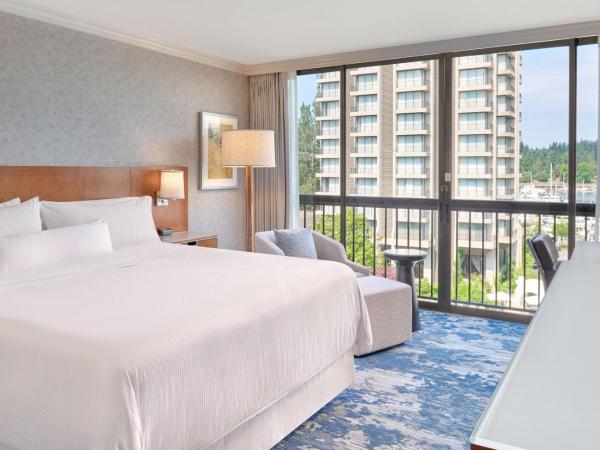 The Westin Bayshore, Vancouver : photo 1 de la chambre chambre lit king-size supérieure - vue sur jardin et piscine