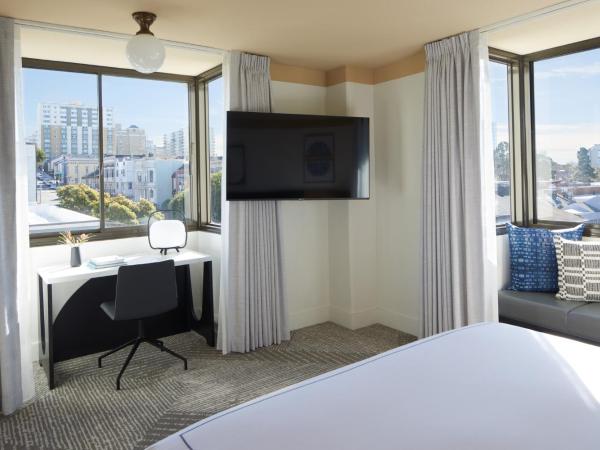 Kimpton Hotel Enso, an IHG Hotel : photo 4 de la chambre chambre d'angle lit king-size avec baignoire spa 