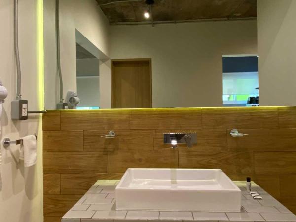 Estancias VIVE MX wtc : photo 10 de la chambre suite lit king-size