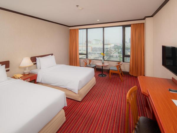 Alexander Hotel : photo 1 de la chambre chambre double supérieure avec deux lits doubles