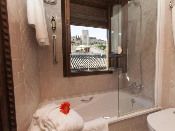 Hotel Casa Morisca : photo 5 de la chambre chambre double - vue frontale sur alhambra