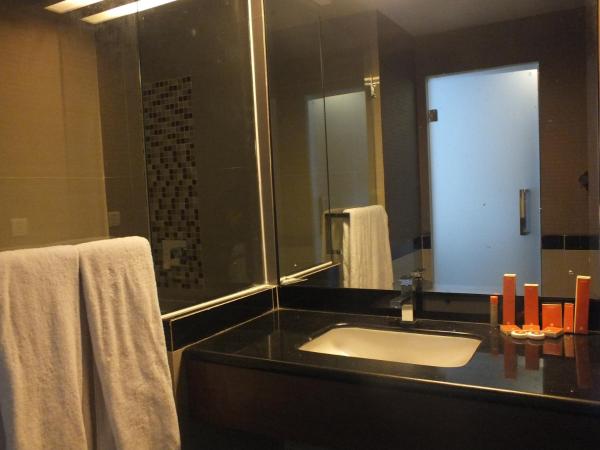 Cavinton Hotel Malioboro Yogyakarta by Tritama Hospitality : photo 3 de la chambre chambre double ou lits jumeaux supérieure - chambre uniquement