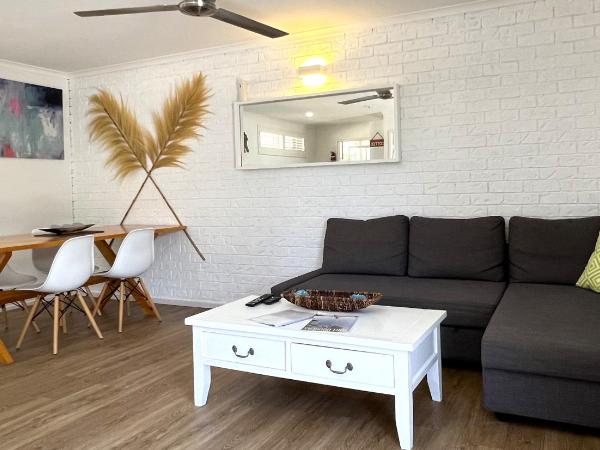 Lychee Tree Holiday Apartments : photo 1 de la chambre appartement - vue sur piscine 