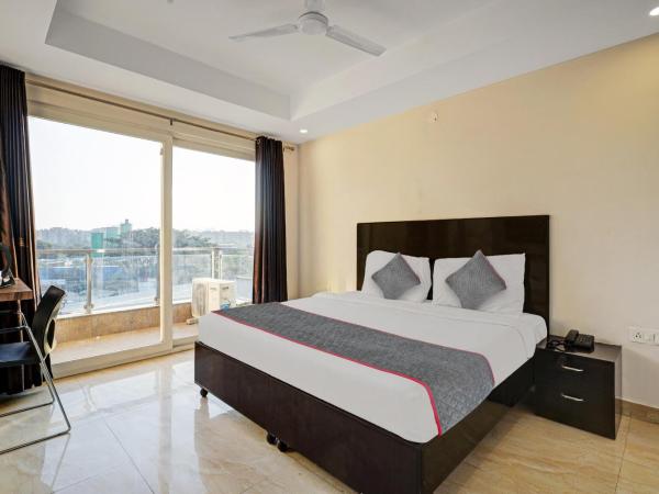 Townhouse Tipsyy Near Bestech Central Square Mall : photo 8 de la chambre chambre triple classique