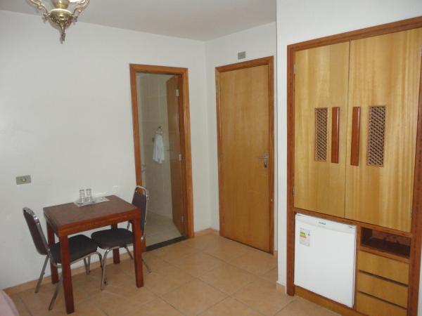 Hotel Joamar : photo 8 de la chambre double room with double bed and fan