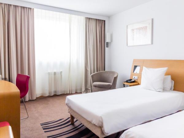 Novotel Kraków City West : photo 5 de la chambre chambre supérieure avec deux lits simples