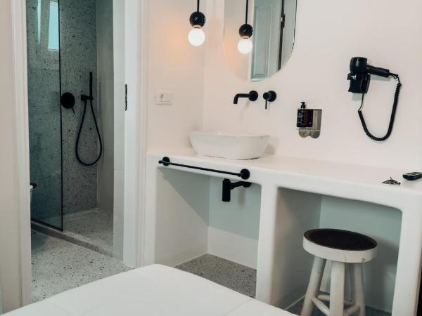 Alana Mykonos : photo 5 de la chambre chambre cosy avec balcon - vue sur chora