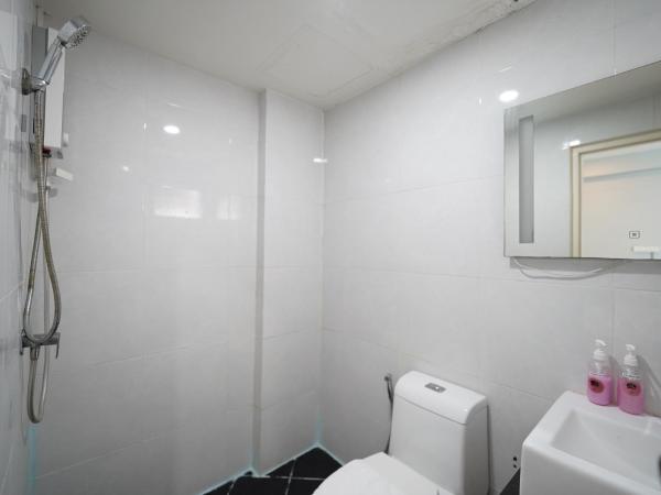 RoomQuest Bangkok Don Mueang Airport : photo 7 de la chambre chambre lits jumeaux standard