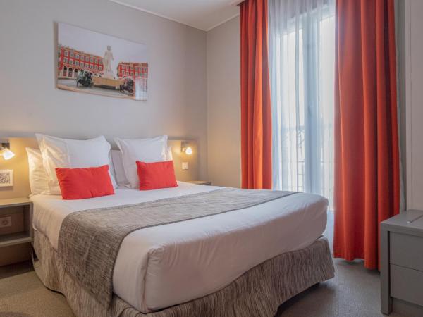 Hôtel de la Fontaine : photo 2 de la chambre chambre double ou lits jumeaux standard - côté rue