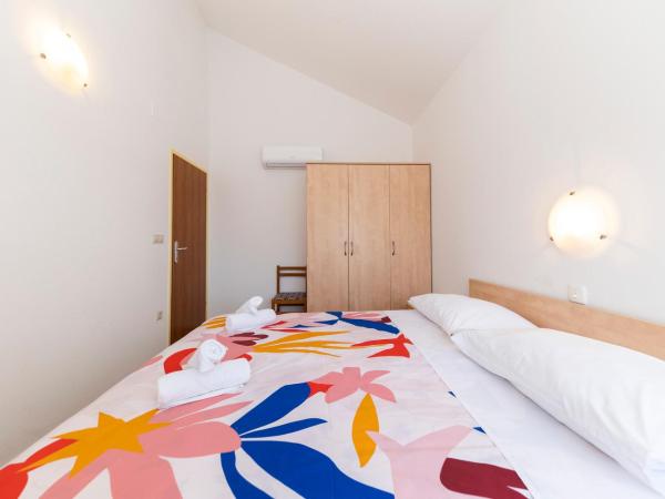 Guesthouse Villa Irena : photo 6 de la chambre appartement 2 chambres avec balcon