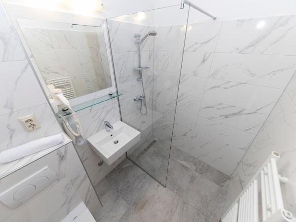 Guesthouse Villa Irena : photo 10 de la chambre chambre double