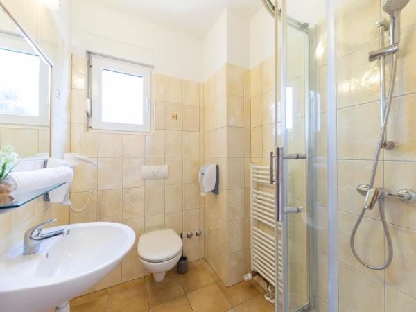 Guesthouse Villa Irena : photo 3 de la chambre studio avec balcon