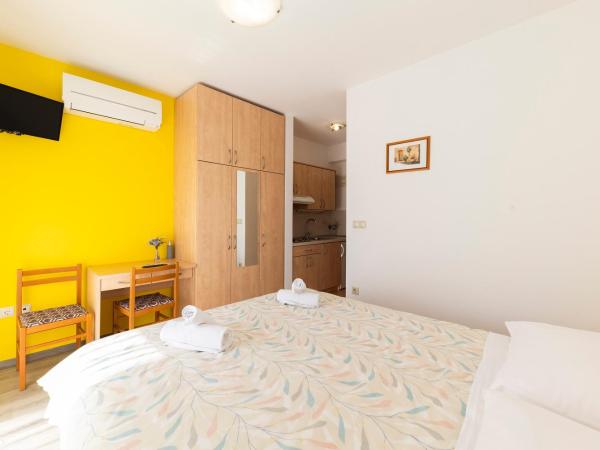 Guesthouse Villa Irena : photo 8 de la chambre studio avec balcon