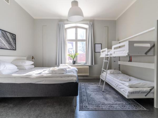 Hotell Gamla Fängelset : photo 2 de la chambre chambre quadruple avec salle de bains commune