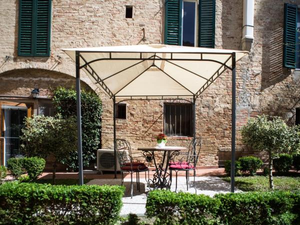 Piazza Paradiso Accommodation : photo 6 de la chambre studio - bâtiment séparé