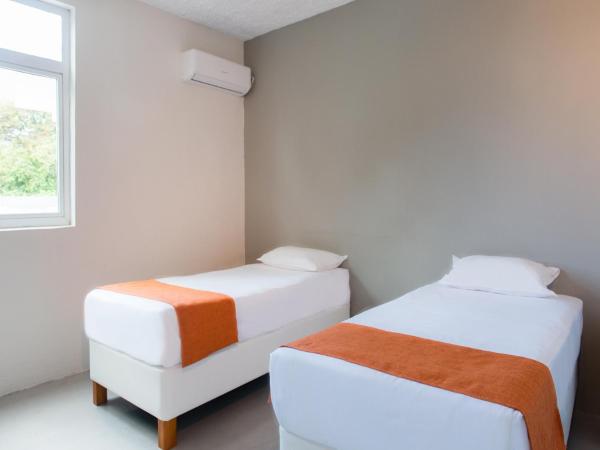 La Tonnelle Guest House : photo 3 de la chambre chambre familiale avec terrasse