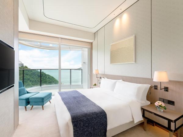 The Fullerton Ocean Park Hotel Hong Kong : photo 4 de la chambre deluxe oceanfront balcony suite
