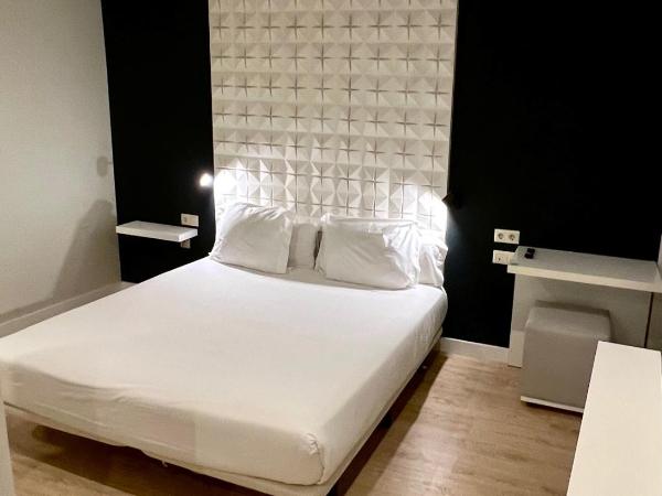 Urban Sea Hotel Atocha 113 : photo 8 de la chambre chambre double ou lits jumeaux supérieure