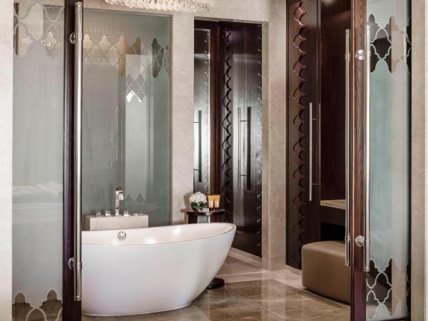 One&Only The Palm Dubai : photo 7 de la chambre chambre lit king-size première palm manor