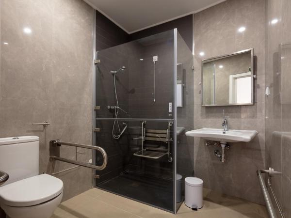 The ICONS Lisbon Central Hotel : photo 2 de la chambre chambre double - accessible aux personnes à mobilité réduite 