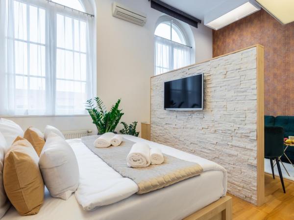 Hotel Dikul Market Square Wroclaw : photo 6 de la chambre chambre quadruple classique