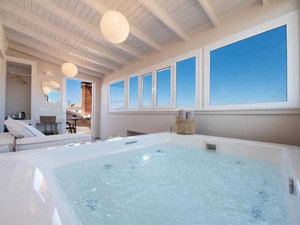 The Secret Boutique Hotel : photo 1 de la chambre suite avec jacuzzi