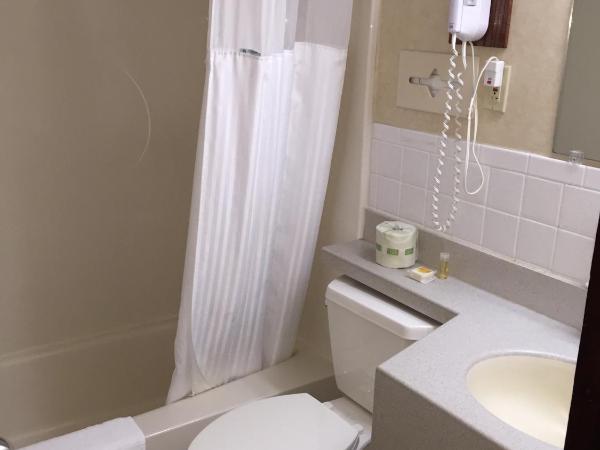 Days Inn by Wyndham Pittsburgh : photo 2 de la chambre chambre king efficiency