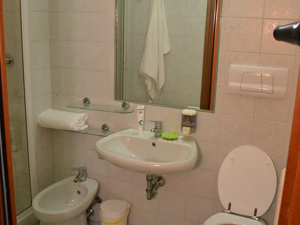 B&B Ai Prati : photo 7 de la chambre chambre quadruple avec salle de bains privative