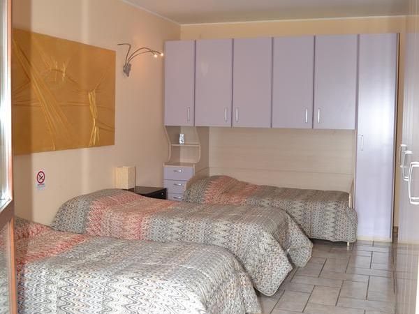 B&B Ai Prati : photo 2 de la chambre chambre quadruple avec salle de bains privative